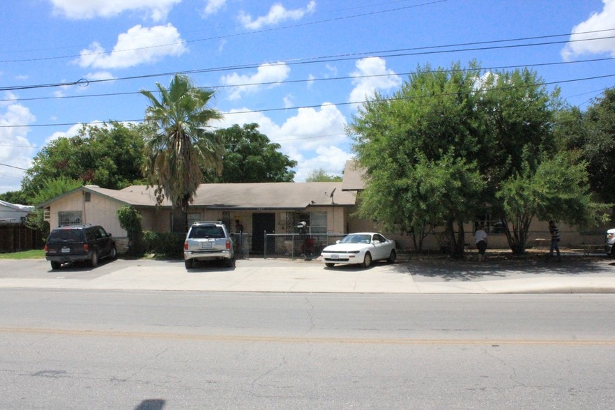 More Photos Of 1405 S Hackberry, San Antonio Assisted Living For Sale