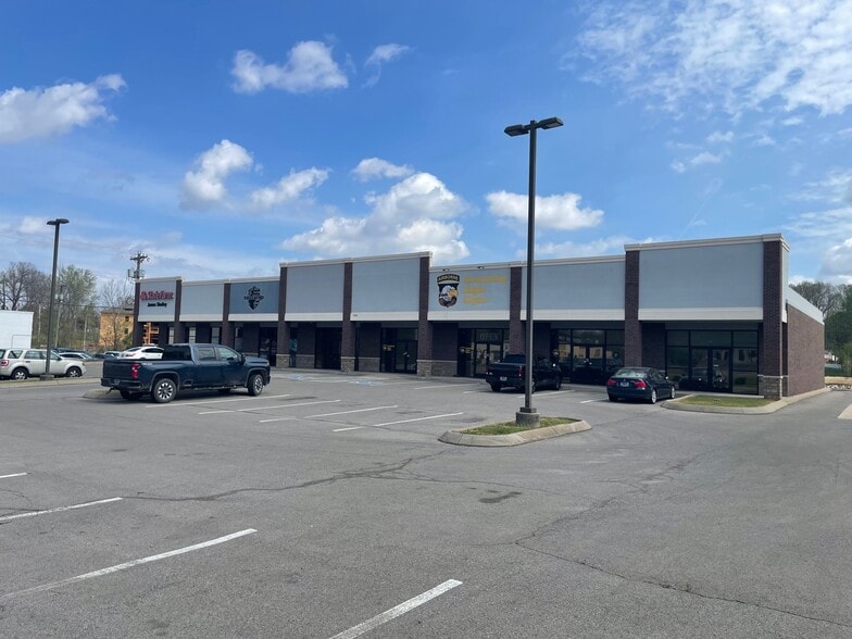 More Photos Of 1925 Fort Campbell Blvd, Clarksville Freestanding For Lease