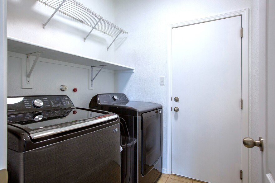 More Photos Of 8405 Wild Dunes Rd NW, Albuquerque Office For Sale