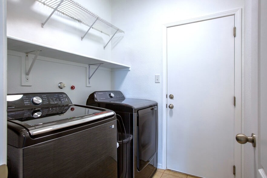 More Photos Of 8405 Wild Dunes Rd NW, Albuquerque Office For Sale