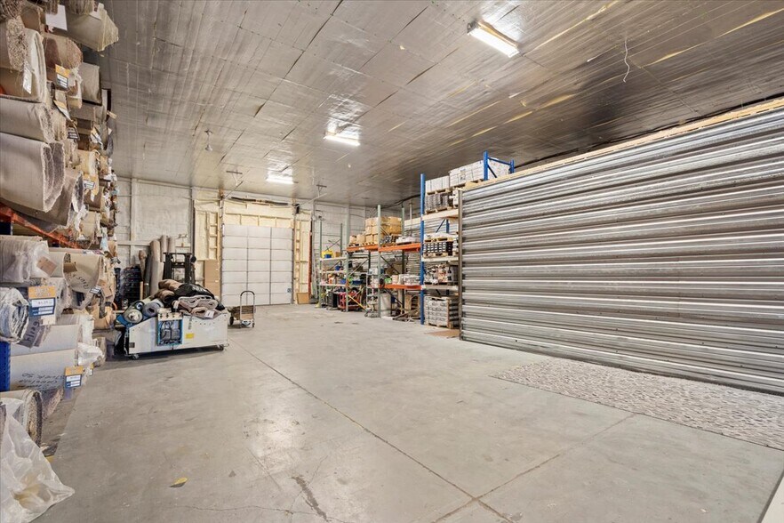 More Photos Of 0000 Orchard Lake, Pontiac Light Manufacturing For Lease