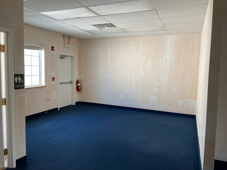 More Photos Of 963 Street Rd, Southampton Medical For Lease