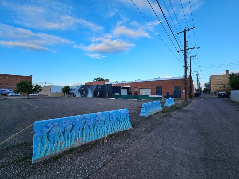 More Photos Of 815 N 1st Ave, Great Falls Auto Dealership For Lease