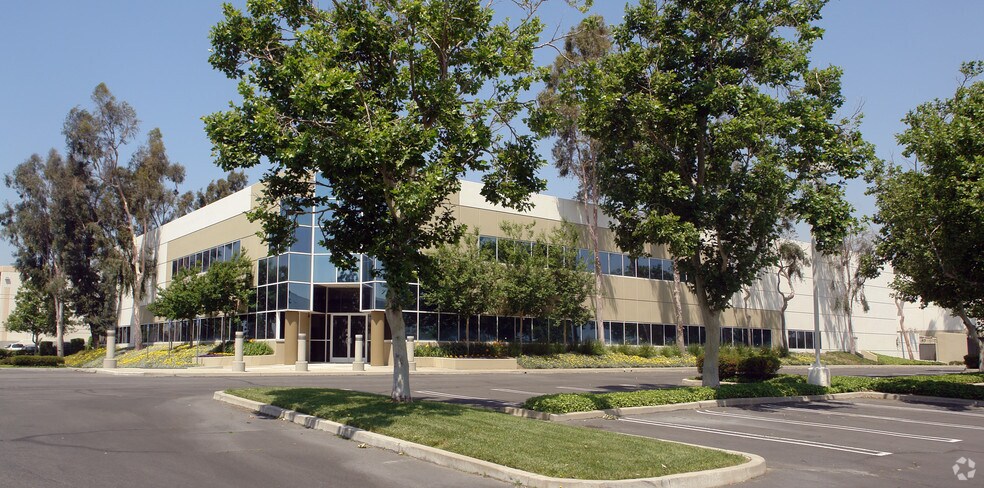 More Photos Of 10860 6th St, Rancho Cucamonga Warehouse For Lease