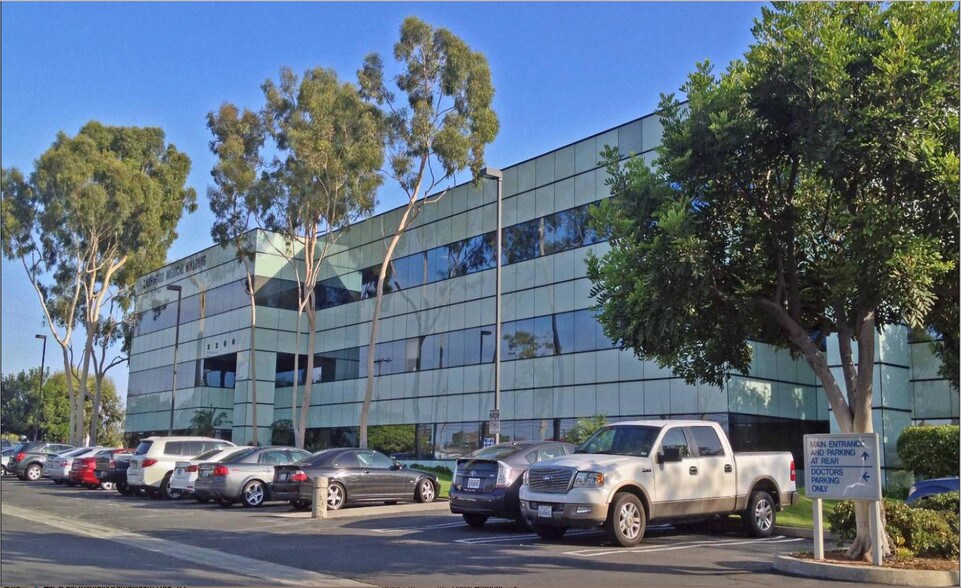 More Photos Of 3300 E South St, Lakewood Medical For Lease
