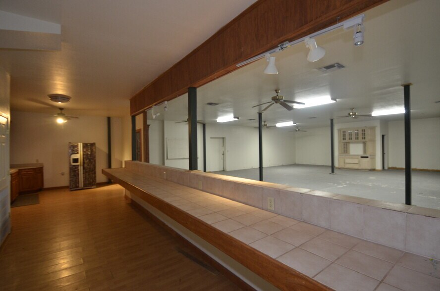 More Photos Of 31633 US-377 Hwy, Gordonville Light Distribution For Sale