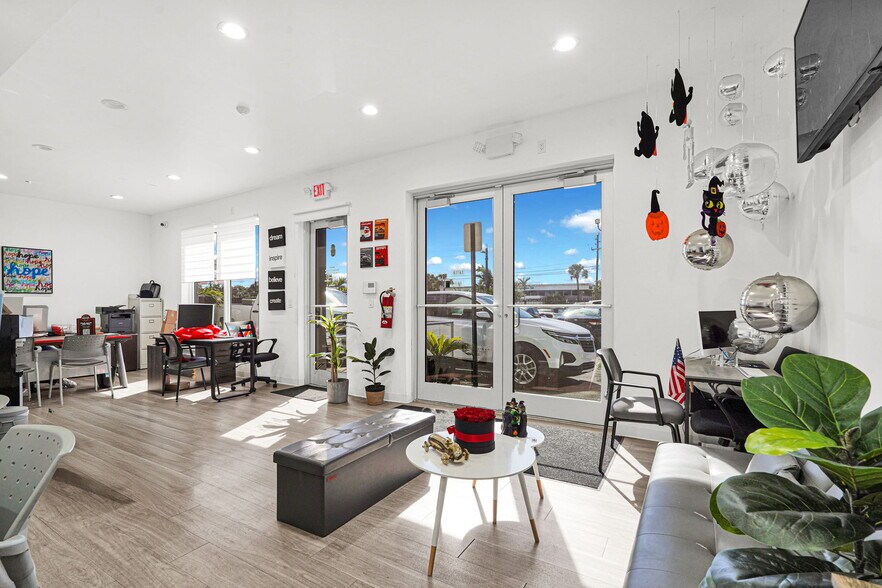 More Photos Of 9621 NW 27th Ave, Miami Office For Sale