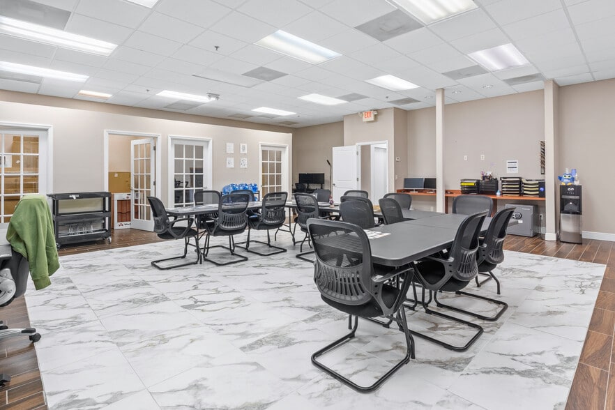 More Photos Of 7730 N Wickham Rd, Melbourne Office For Lease