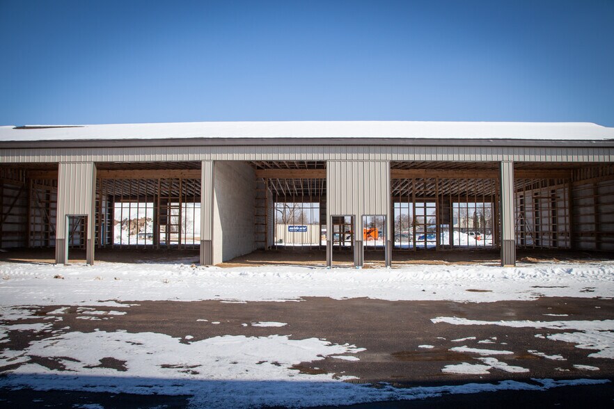 More Photos Of 1641 Balian Rd, Waterford Self Storage For Sale