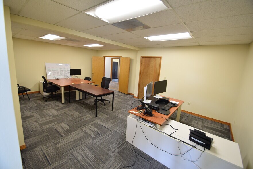 More Photos Of 888 NW Hill St, Bend Office For Lease