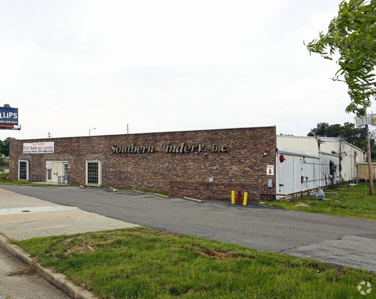 More Photos Of 2929 Convair Rd, Memphis Warehouse For Sale