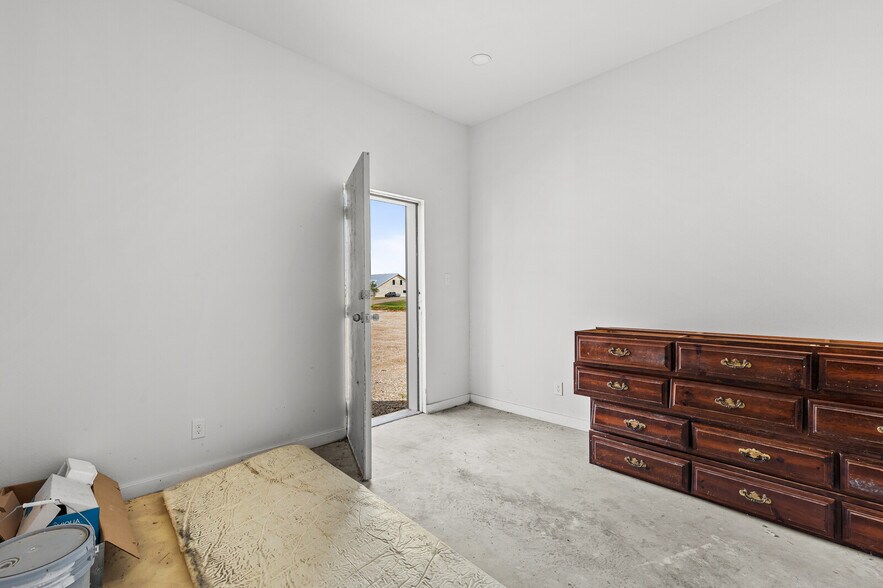 More Photos Of 6854 Old Lorena Rd, Lorena Coworking Space