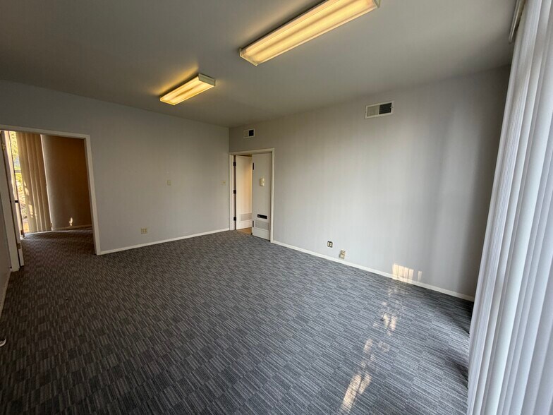 More Photos Of 352-376 Ignacio Blvd, Novato Storefront Retail Office For Lease