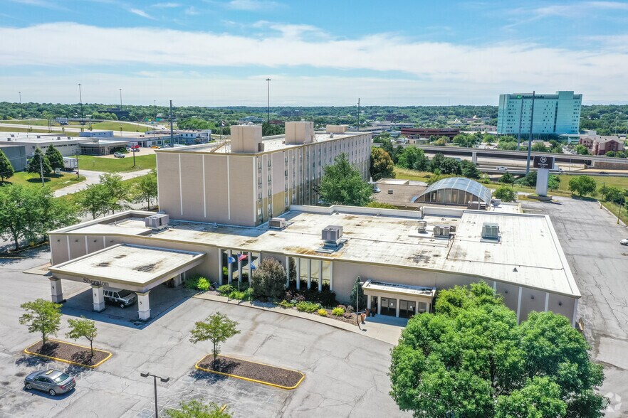 More Photos Of 655 N 108th Ave, Omaha Hotel For Sale