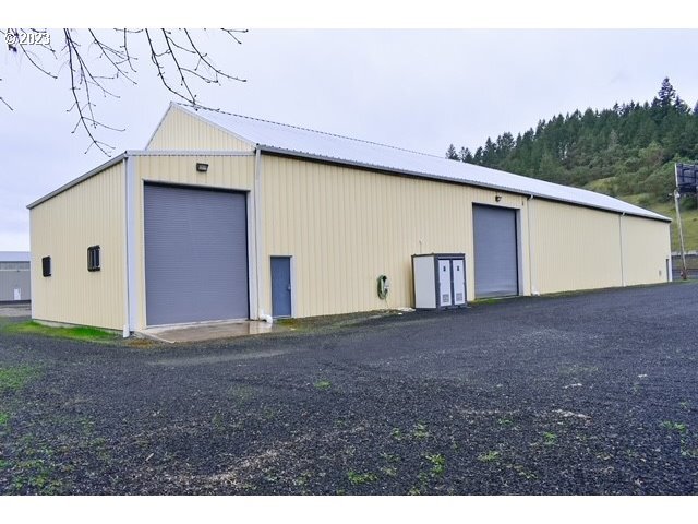 More Photos Of 121 Deady Crossing Rd, Sutherlin Warehouse For Sale