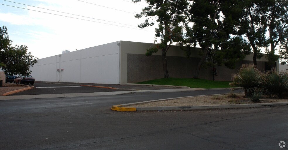 More Photos Of 2141 S Industrial Park Ave, Tempe Warehouse For Lease