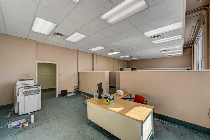 More Photos Of 301 Delaware Ave, Olyphant Office For Sale