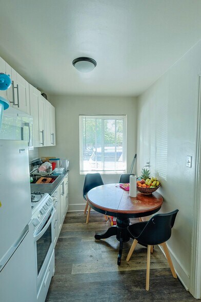 More Photos Of 1701 Lake St, Calistoga Apartments For Sale