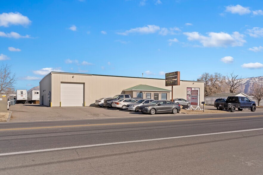 More Photos Of 1704 W 2550 S, Ogden Showroom For Lease