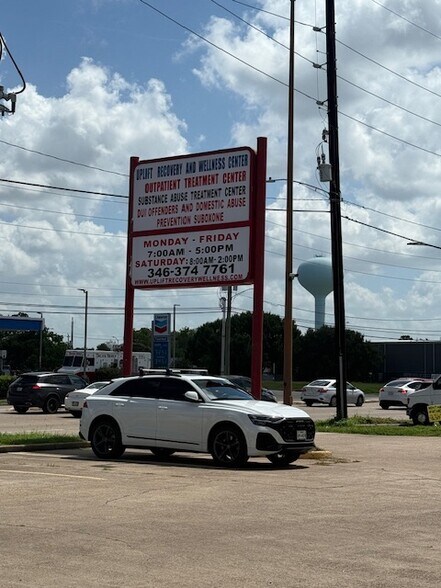 More Photos Of 12971 Westheimer Rd, Houston Freestanding For Lease