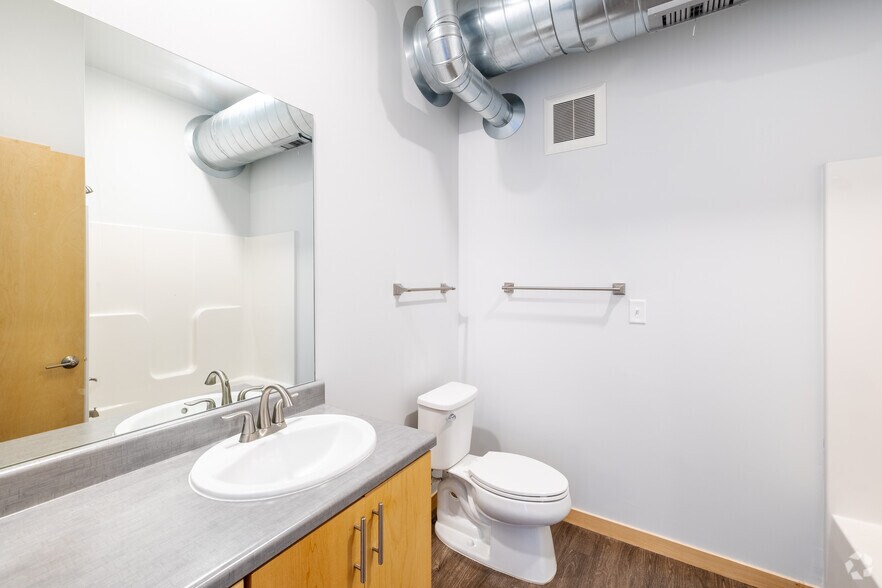 More Photos Of 103 Virginia St, Sioux City Apartments For Lease