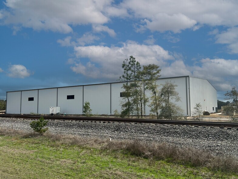 More Photos Of Mossy Head Plaza dr, Defuniak Springs Warehouse For Sale