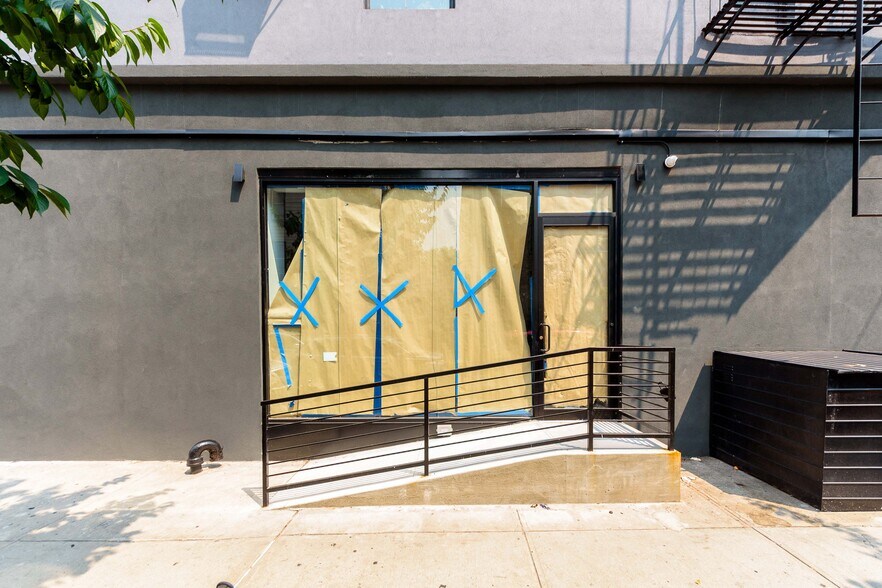 More Photos Of 98 Graham Ave, Brooklyn Apartments For Lease