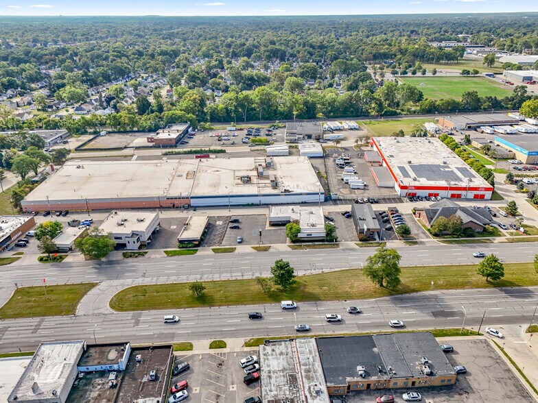 More Photos Of 24825 Michigan Ave, Dearborn Office For Lease