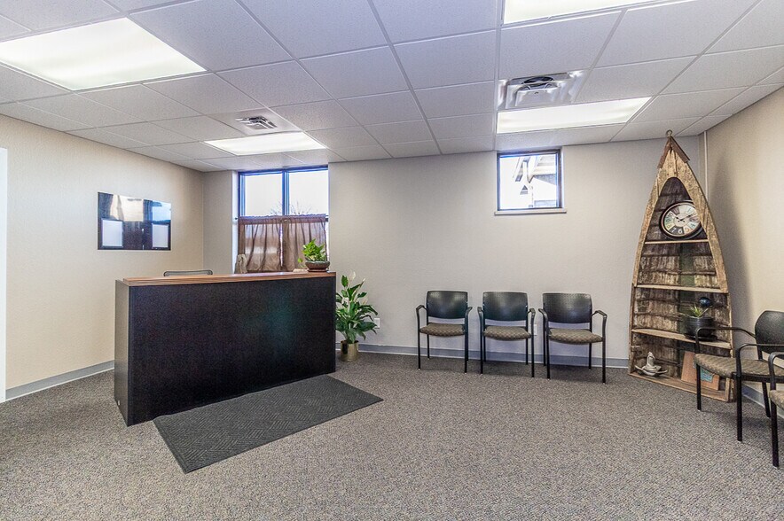 More Photos Of 1620 N Shawano St, New London Medical For Lease