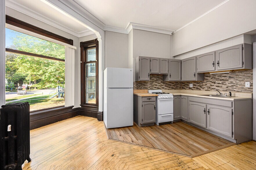 More Photos Of 316 Stuart Ave, Kalamazoo Apartments For Sale