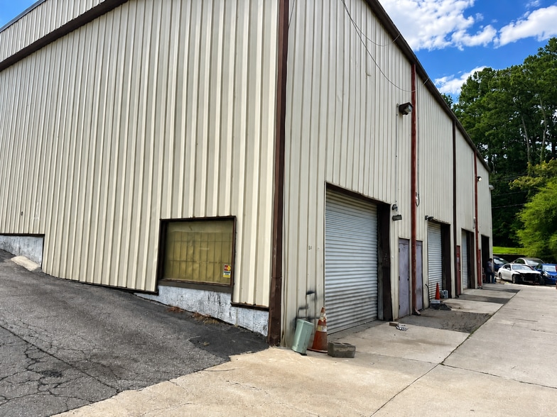 Primary Photo Of 840 Shallowford Rd, Kennesaw Distribution For Lease