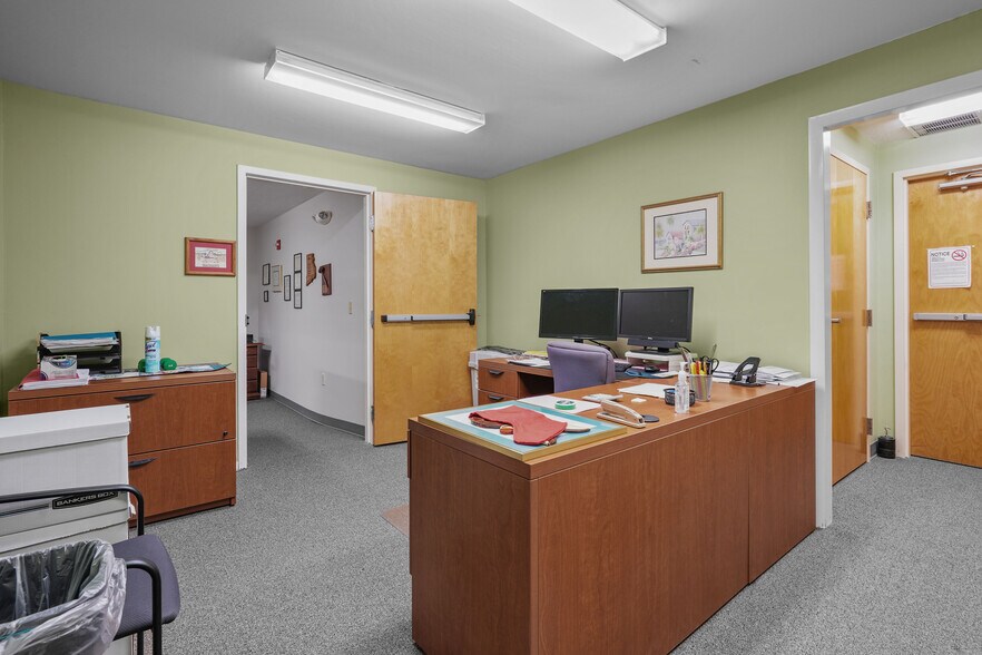 More Photos Of 100 Smithfield Ave, Pawtucket Medical For Sale