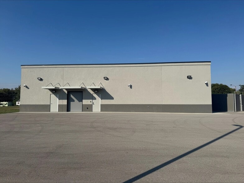 More Photos Of 5510 N Belt W, Belleville Medical For Lease