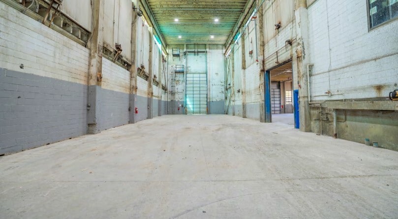 More Photos Of 69 Neck Rd, Westfield Warehouse For Lease