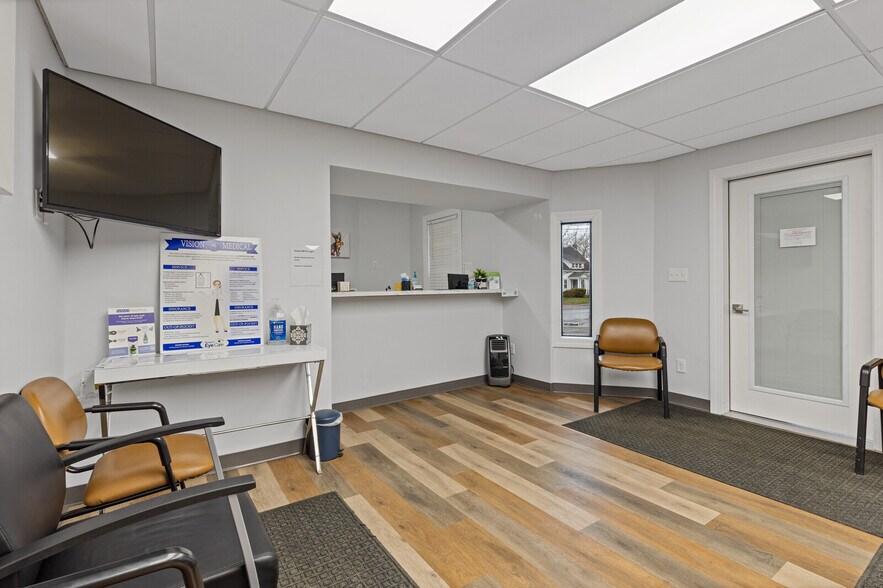 More Photos Of 166 Silver St, Waterville Medical For Sale