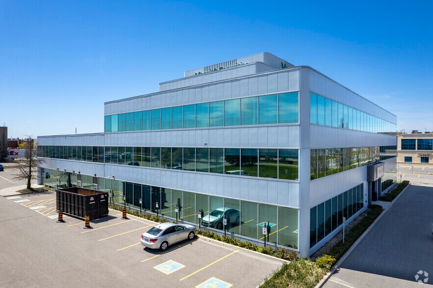 More Photos Of 2360 Bristol Cir, Oakville Office For Sale