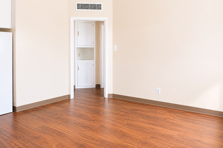 More Photos Of 615 Olive St, Bakersfield Multifamily For Sale