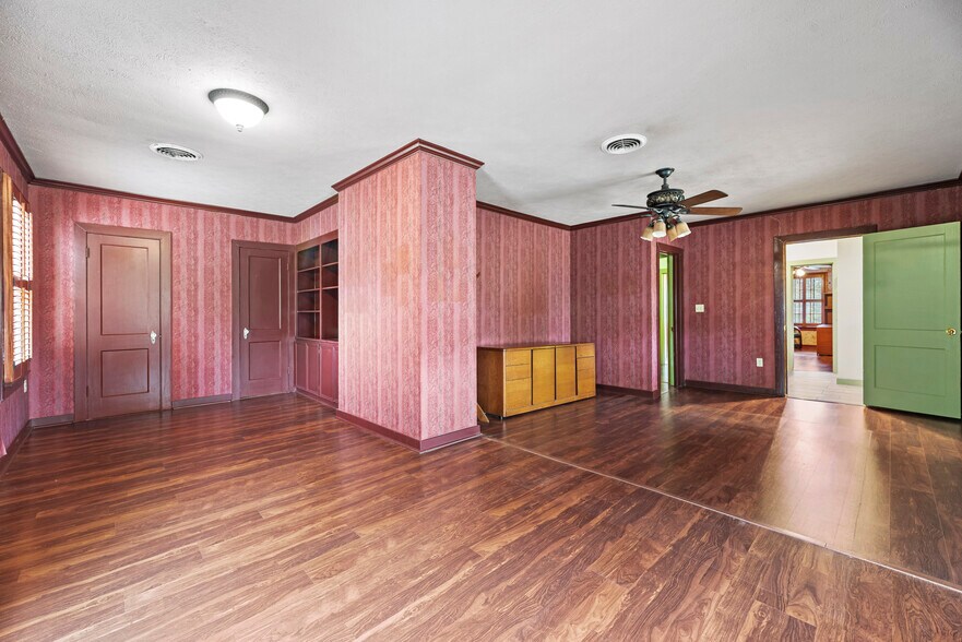More Photos Of 1106 Avenue O, Huntsville Office Residential For Sale