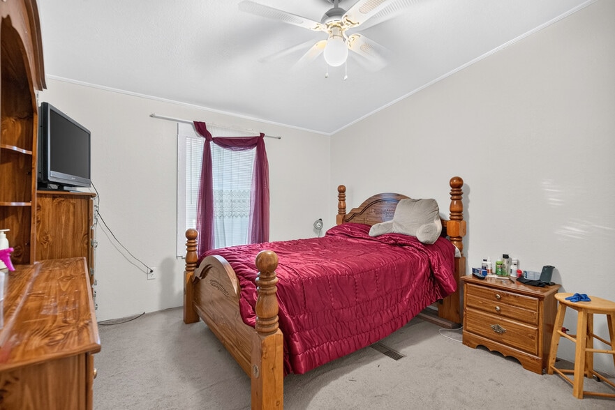 More Photos Of 611 W Main St, Fabens Apartments For Sale