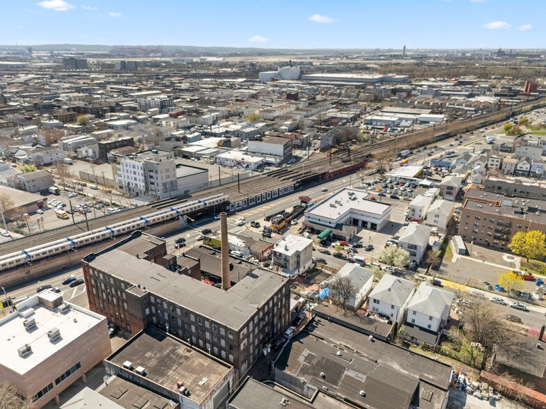 More Photos Of , Newark Unknown For Sale