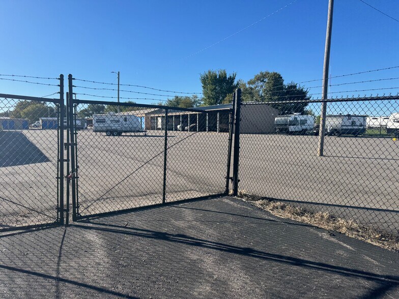 More Photos Of 3401 N Hillside Ave, Wichita Land For Lease