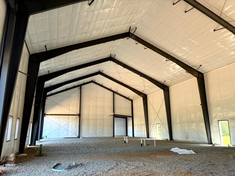 More Photos Of 115 Reedville Rd, Oxford Light Manufacturing For Lease