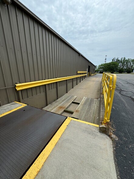 More Photos Of 2858 Enterprise Ct, Saginaw Industrial For Sale