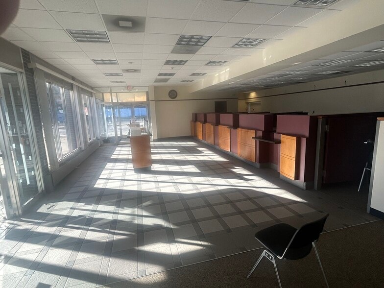 More Photos Of 712 N Franklin St, Watkins Glen Bank For Lease