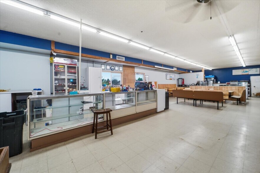 More Photos Of 407 Main St, Union Freestanding For Sale