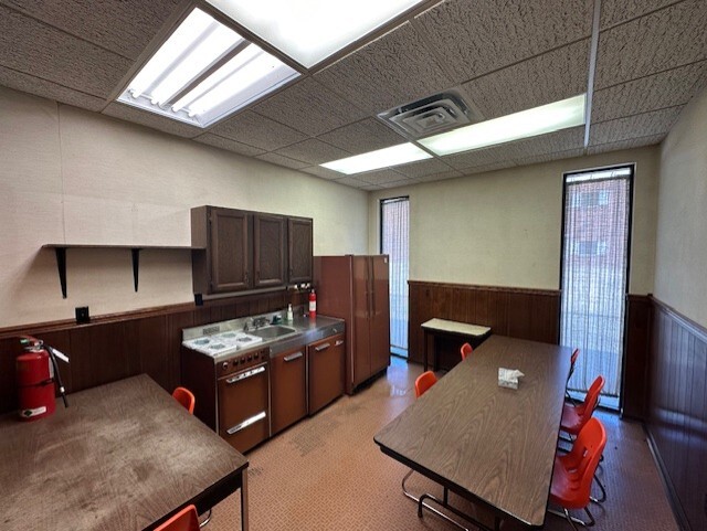 More Photos Of 39 Triangle St, Martin Bank For Lease