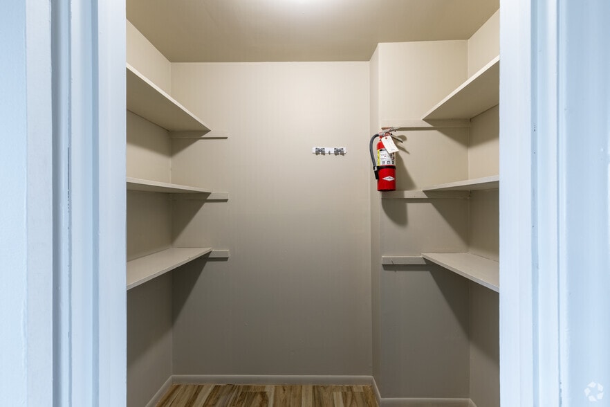 More Photos Of 51611 Mound Rd, Shelby Township Apartments For Sale