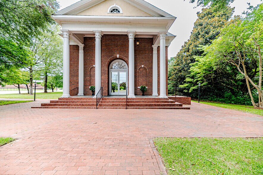 More Photos Of 211 Main st, Broadway Religious Facility For Sale