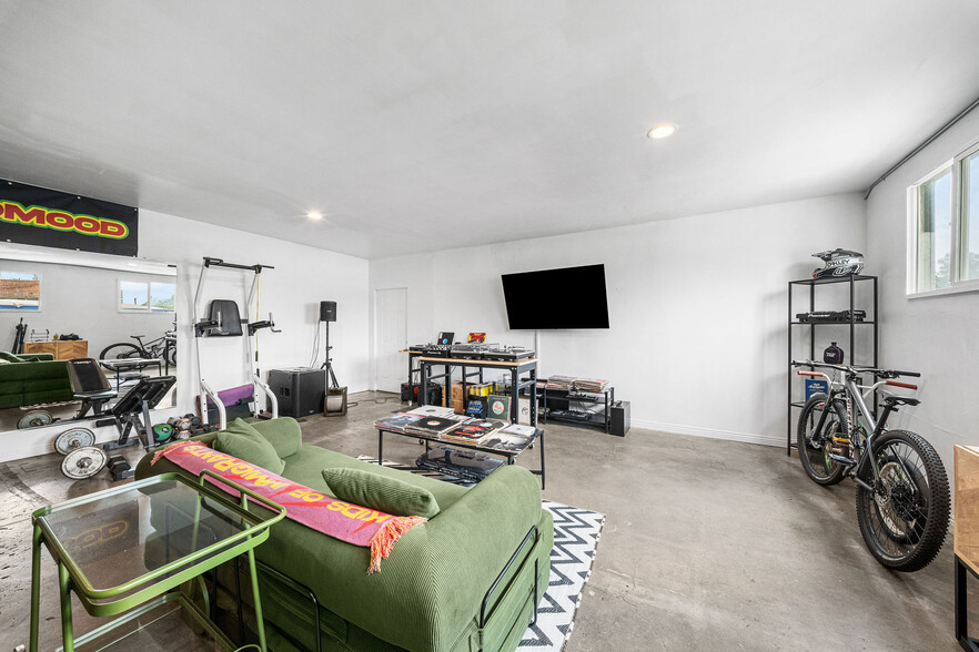 More Photos Of 5254 Alhambra Ave, Los Angeles Distribution For Sale