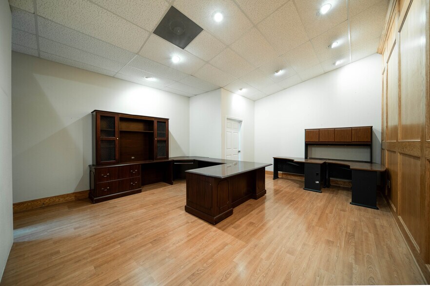 More Photos Of 2100 E Stan Schlueter Loop, Killeen Storefront Retail Office For Lease